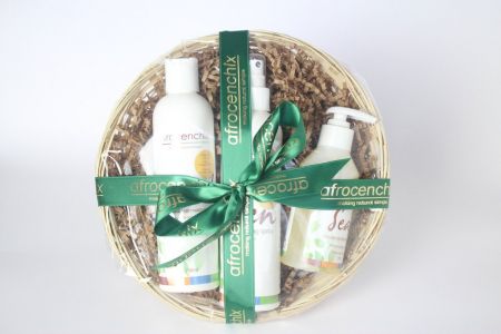 Festive Gift Basket – Moisture Surge £30 