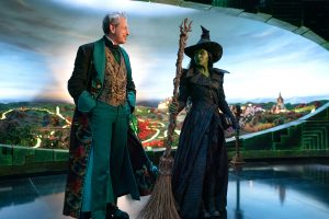 Jeff Goldblum is The Wizard of Oz and Cynthia Erivo is Elphaba in WICKED FOR GOOD, directed by Jon M. Chu.