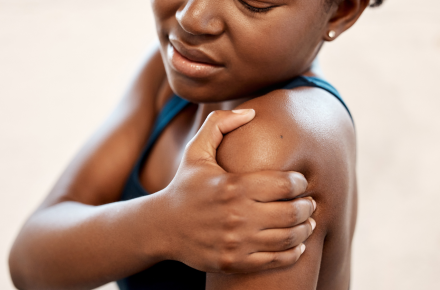 Woman hurt shoulder
